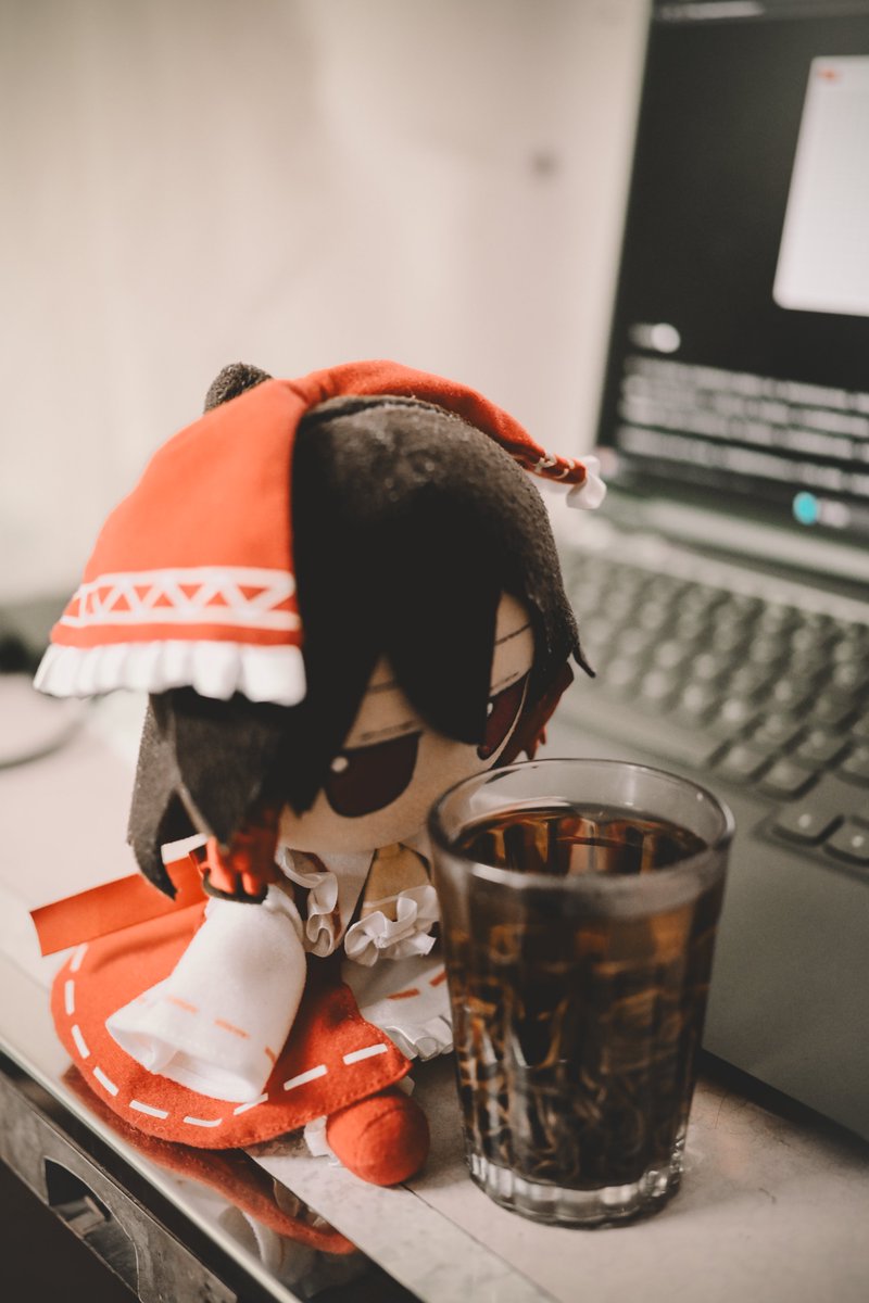 A cup of hot tea heals in cold days