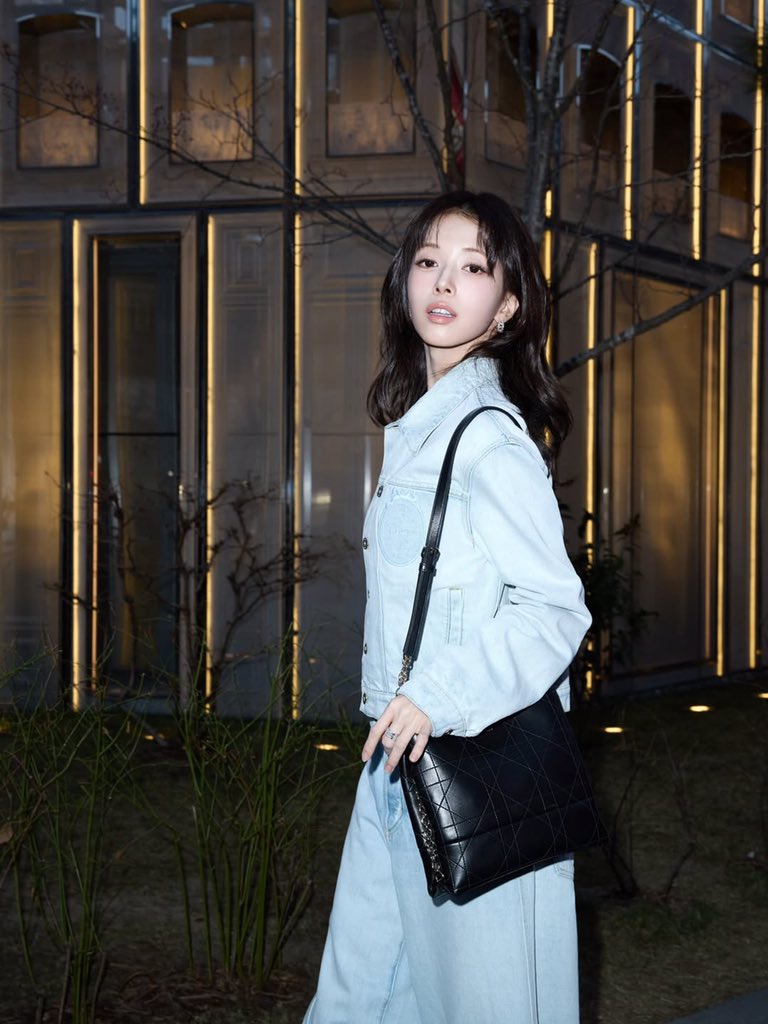 달콤한 꿈을 꾸는 조용한 소녀. 🌷 tweet media
