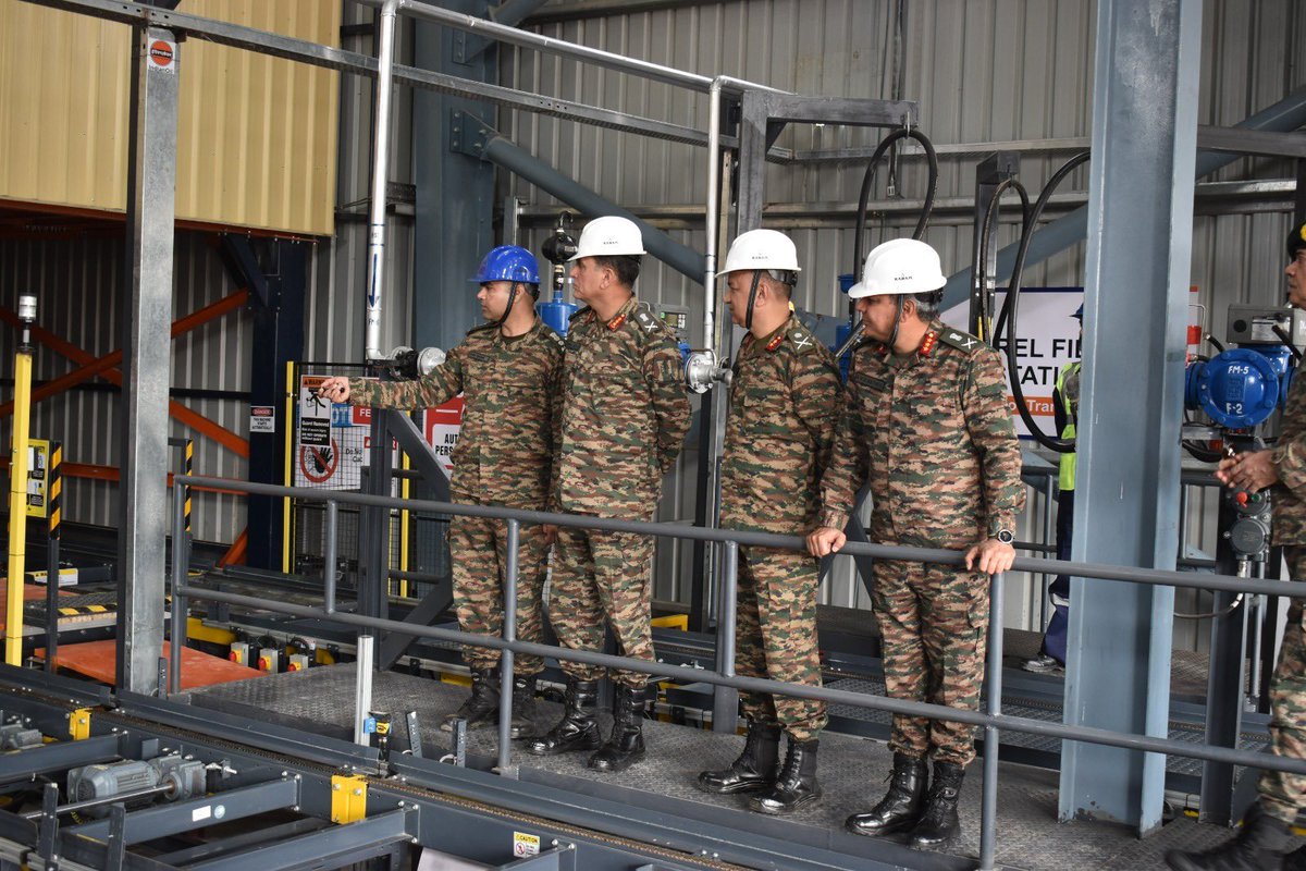 IaSouthern's tweet photo. Lt Gen Dhiraj Seth, PVSM, UYSM, AVSM, General Officer Commanding-in-Chief, #SouthernCommand, inaugurated the state-of-the-art Automated Storage and Retrieval System (ASRS) in the forward areas of the Desert Sector.

The automated system will enhance operational capability of #IndianArmy for #DesertOperations through enhanced logistics efficiency, responsiveness and sustainment capability.

The system, developed in collaboration with multiple industry partners including Addverb Tech Ltd, #IOCL and Military Engineering Services, reflects the growing synergy between the #IndianArmy and industry in adopting next-generation logistics solutions to enhance operational efficiency and readiness.

#IndianArmy 
#SouthernCommand
#DecadeOfTransformation
@SpokespersonMoD
@HQ_IDS_India
@adgpi
@KonarkCorps 
@PRODefPune 
@PRODefRjsthn