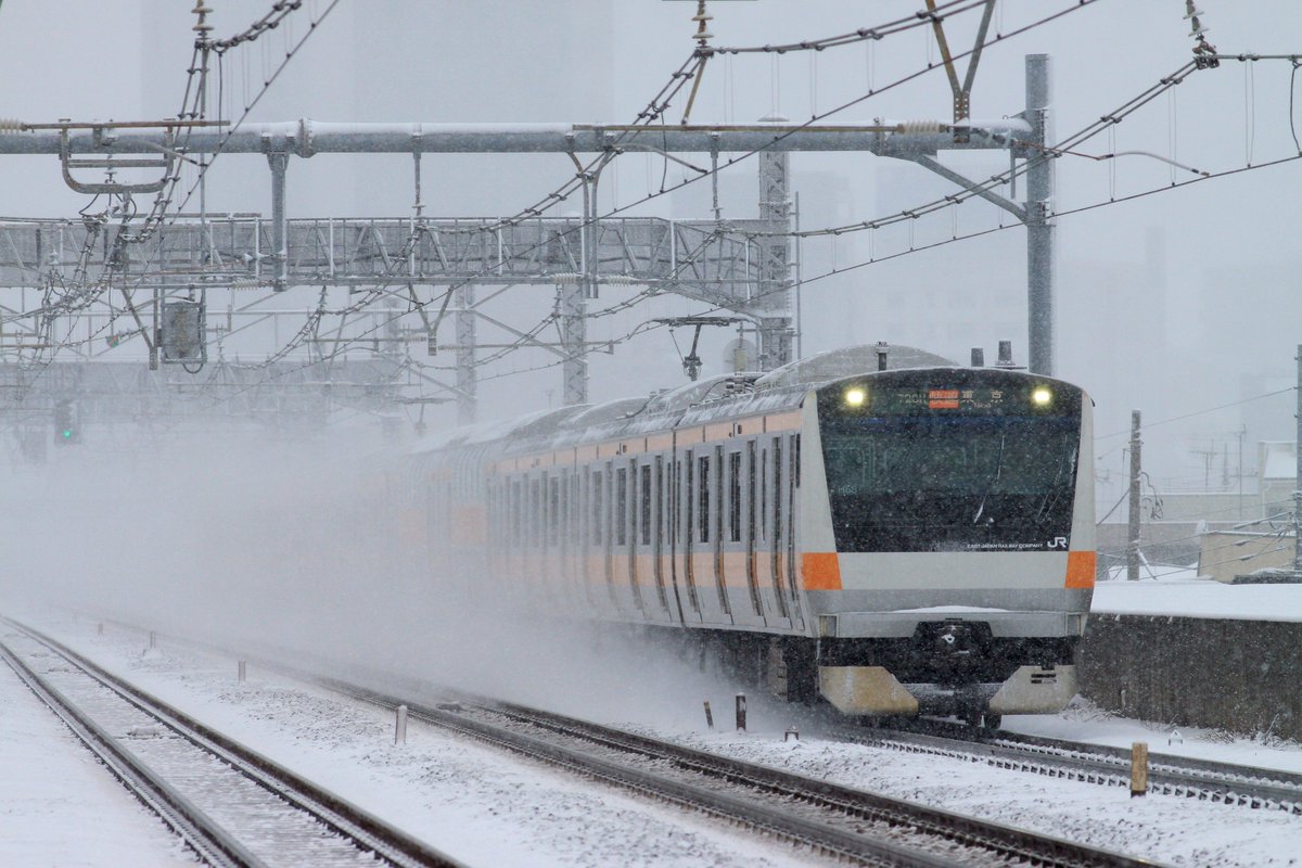 bear_rail's tweet photo. 東京の電車とは思えない雪煙。
後ろが見えません
#いいねした鉄道ファン全員フォローする https://t.co/zlyZdRKqAM
