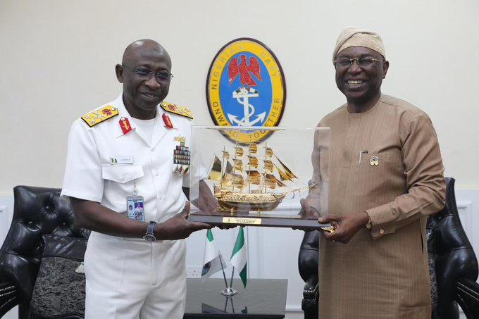 maritimafrica's tweet photo. NIGERIA – MARITIME SECURITY: NIMASA DG visits CNS …Mulls Expansion of Deep Blue Project
https://t.co/wrFJPalRXX
#Nigeria #Maritime #security #NIMASA #africa #maritimafrica #news #DeepBlueProject https://t.co/ZylY1D31oL