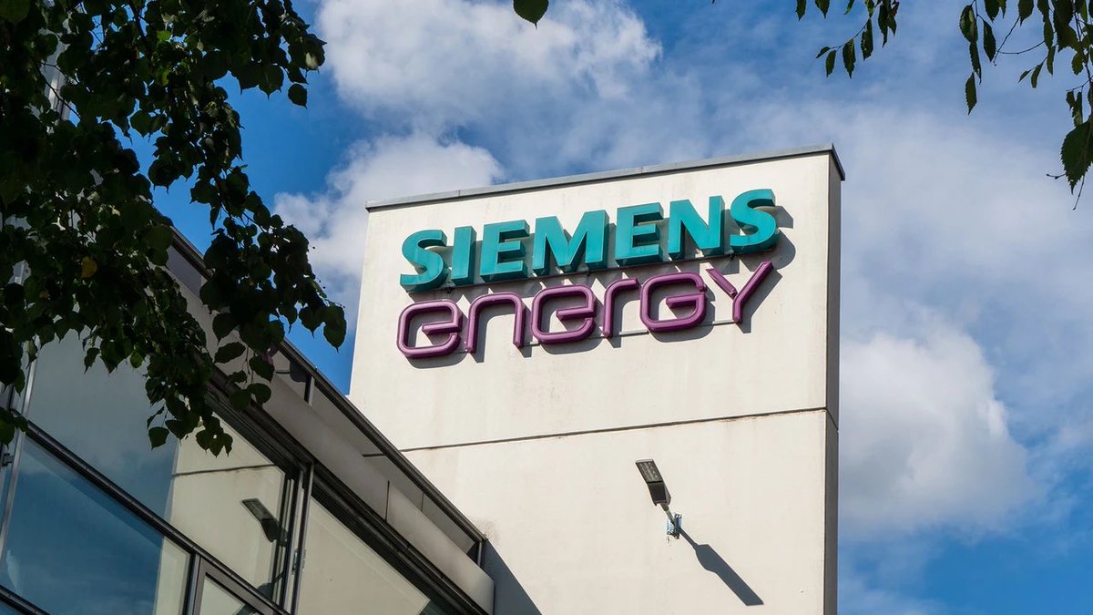 YieldMindset's tweet image. #SiemensEnergy

Earnings will come this week

Interesting to see if Wind Power manages to hold the guidance to break even this year

Other segments will likely perform well with current electricity demand

Competitor $GEV expects a loss for the current year for their wind power…