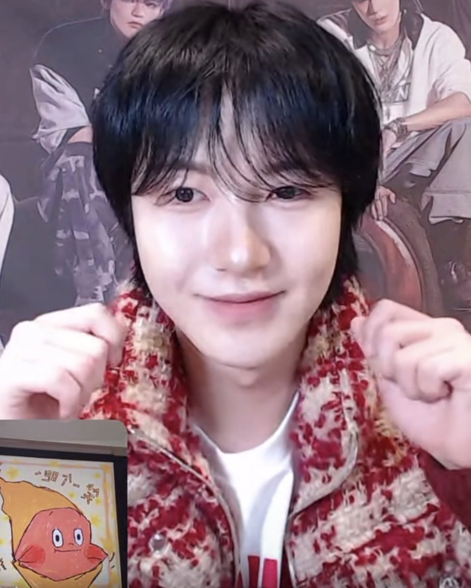 julyyfirst's tweet image. แฟนคลับเอารูปไปให้อินจุนเลียนแบบอีกแล้ว555 น่ารักสดสมวัยมาก ฮีทำได้เหมือนมากเลยหนิ เอ็นดูอ้ะT-T