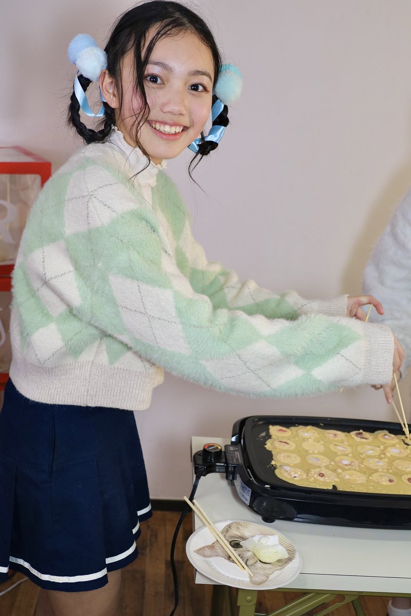 nxuxj96's tweet photo. めいなちゃん💣
＠ハウディーズ・プラザ　2025.12.30

2025年の〆に相応しい楽しい宴でした🐙

とにかく負けん気の強いめいなちゃんだけど、本当に正直に真っ直ぐに生きている子なのです🙏🏻

#AsterRay
#彩月めいな https://t.co/0bj1N7TWCI