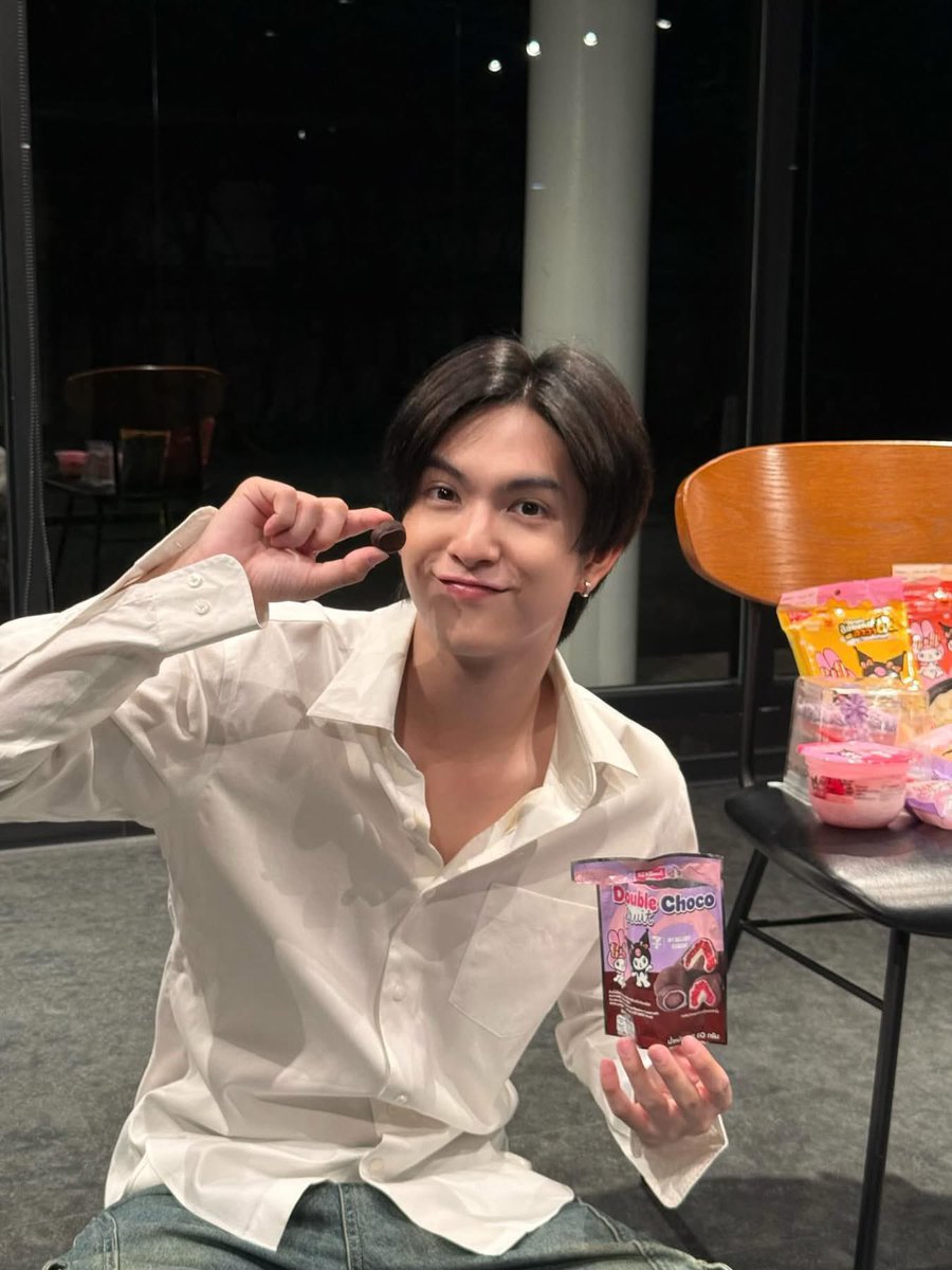 copperrofficial's tweet image. 🖼️ 09.02.2026 🖼️
#DECHAWATupdate : copper.busofficial

꒰📩꒱ มายเมโลดี้ และคุโรมิ ยกความน่ารักสดใส น่าอีทมาบุกที่เซเว่น ทั้งของหวาน ของคาว อร่อยสนุกราคาย่อมเยาว์ใกล้บ้านคุณ

🔗 instagram.com/p/DUiUKp2kxl4/…

@cucopper11 #COPPERdechawat 
#BUSbecauseofyouishine
#7ElevenThailand