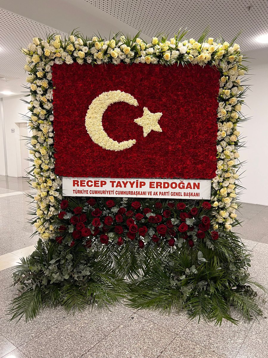 Türkiye Yüzyılı'nın en güçlü güvencesi Cumhur İttifakımızın değerli ortağı Milliyetçi Hareket Partisi'nin 57. kuruluş yıl dönümünü kutluyor, MHP camiasını tebrik ediyorum. Birliğimiz daim olsun.