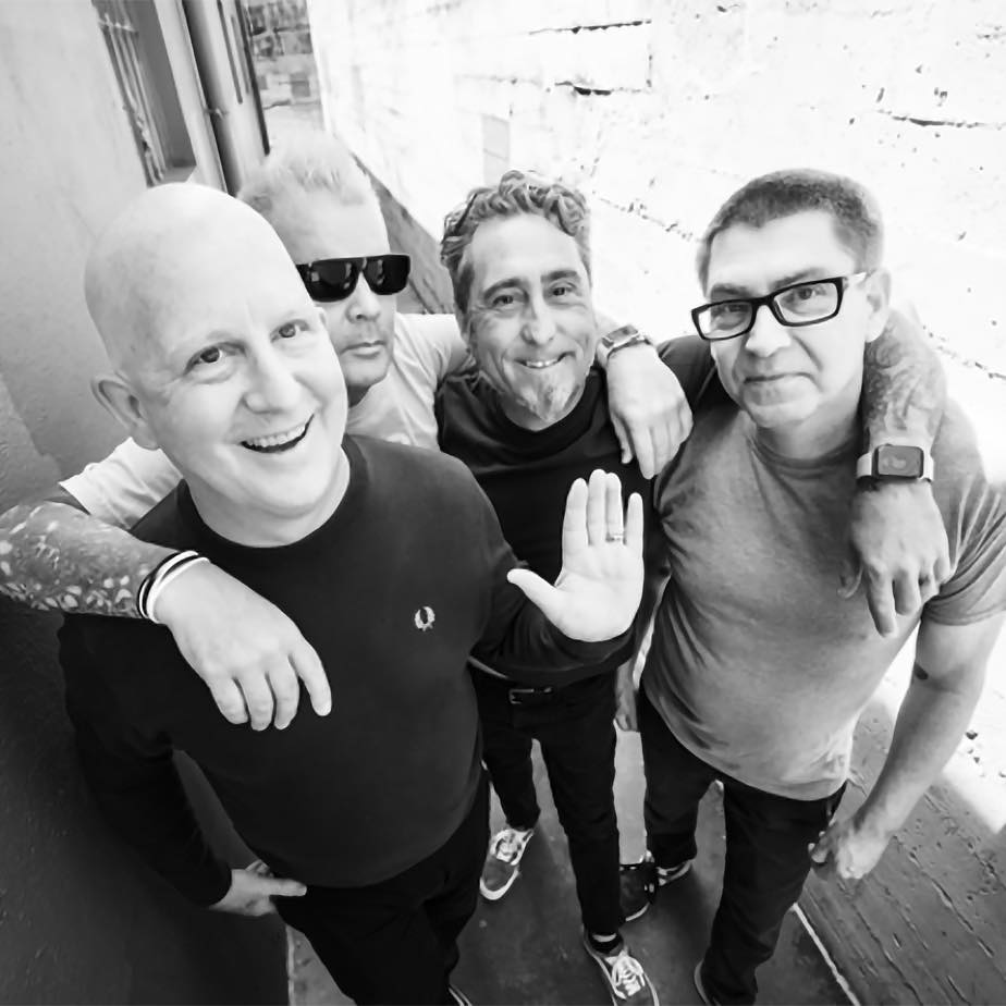 punkloid's tweet image. Good Riddance、10thアルバム『Before The World Caves In』3月リリース決定! 新曲「There’s Still Tonight」配信開始

punkloid.com/news/good-ridd…

#GoodRiddance 
#FatWreckChords