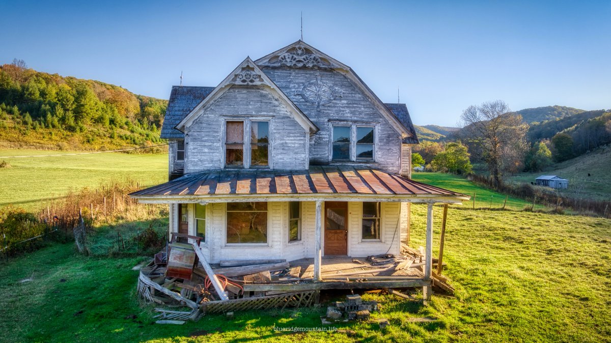 blueridgem_m's tweet image. If she could talk, oh the tales she would tell.