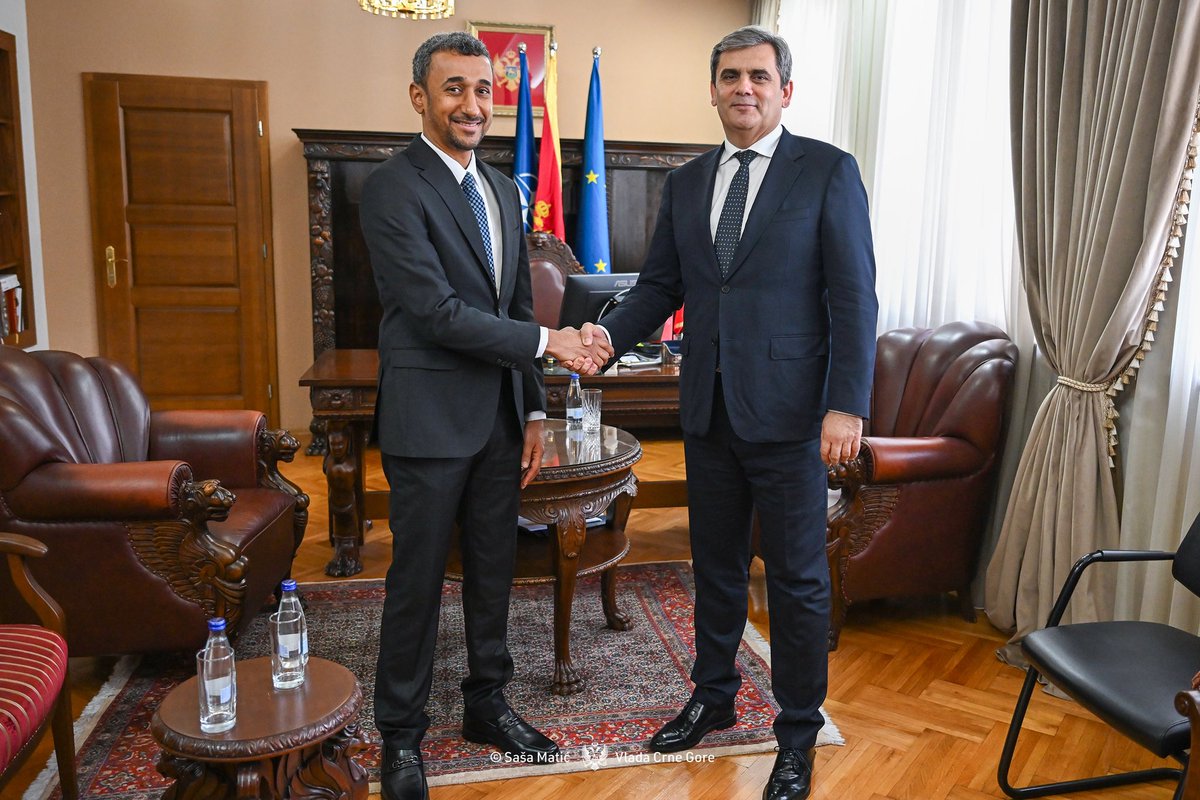 MFA_MNE's tweet image. 🇲🇪🤝🇦🇪
DPM &amp;amp; FM Ibrahimović received Khamis Rashed Ahmed Lebsaili Alshemeili, Ambassador of the United Arab Emirates 🇦🇪 to #Montenegro, on his inaugural visit.

The Minister congratulated the Ambassador on the start of his mandate and expressed expectations that relations between