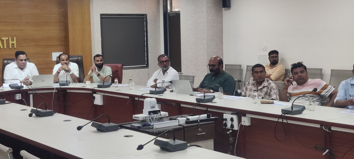 ગીર સોમનાથ:સ્પેશિયલ ઇન્ટેન્સિવ રિવિઝન (SIR)અંતર્ગત રોલ ઓબ્ઝર્વરશ્રી જેનું દેવનના અધ્યક્ષ સ્થાને વિડિયો કોન્ફરન્સના માધ્યમથી રાજકીય પક્ષો અને મતદાર નોંધણી અધિકારીઓ સાથે બેઠક યોજાઈ.<a href="/CMOGuj/">CMO Gujarat</a>
<a href="/revenuegujarat/">Revenue Dep. Gujarat</a>
<a href="/JayantiRavi/">Jayanti Ravi</a>
<a href="/CEOGujarat/">Chief Electoral Officer, Gujarat</a>
<a href="/ECISVEEP/">Election Commission of India</a>
<a href="/Harsh_Office/">Harsh Sanghavi Office</a>
<a href="/InfoGirsomnath/">Info Girsomnath GoG</a>
<a href="/InfoGujarat/">Gujarat Information</a>