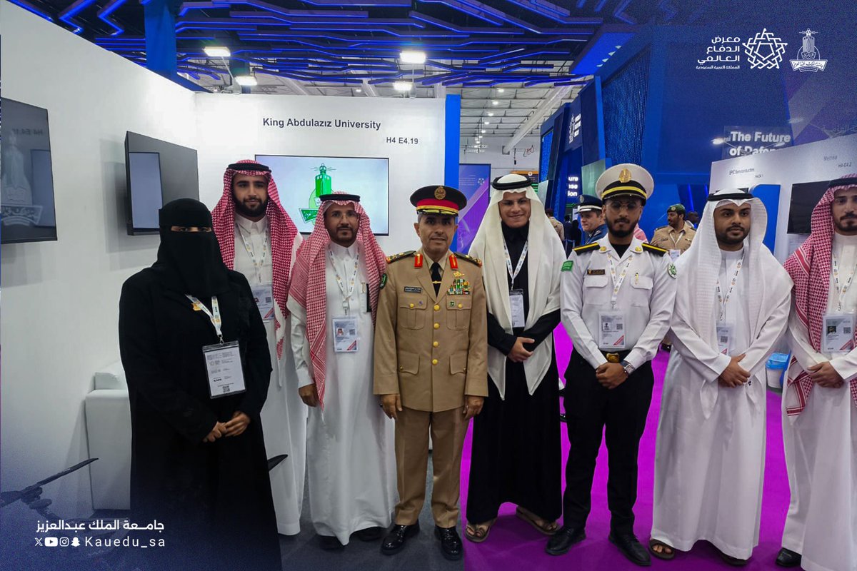 جانب من زيارة سعادة رئيس جامعة الدفاع الوطني اللواء الركن محمد بن جدوع الرويلي،
لجناح جامعة الملك عبدالعزيز ضمن مشاركتها في معرض الدفاع العالمي 2026.

#جامعة_الملك_عبدالعزيز
#معرض_الدفاع_العالمي
#WDS_KAU