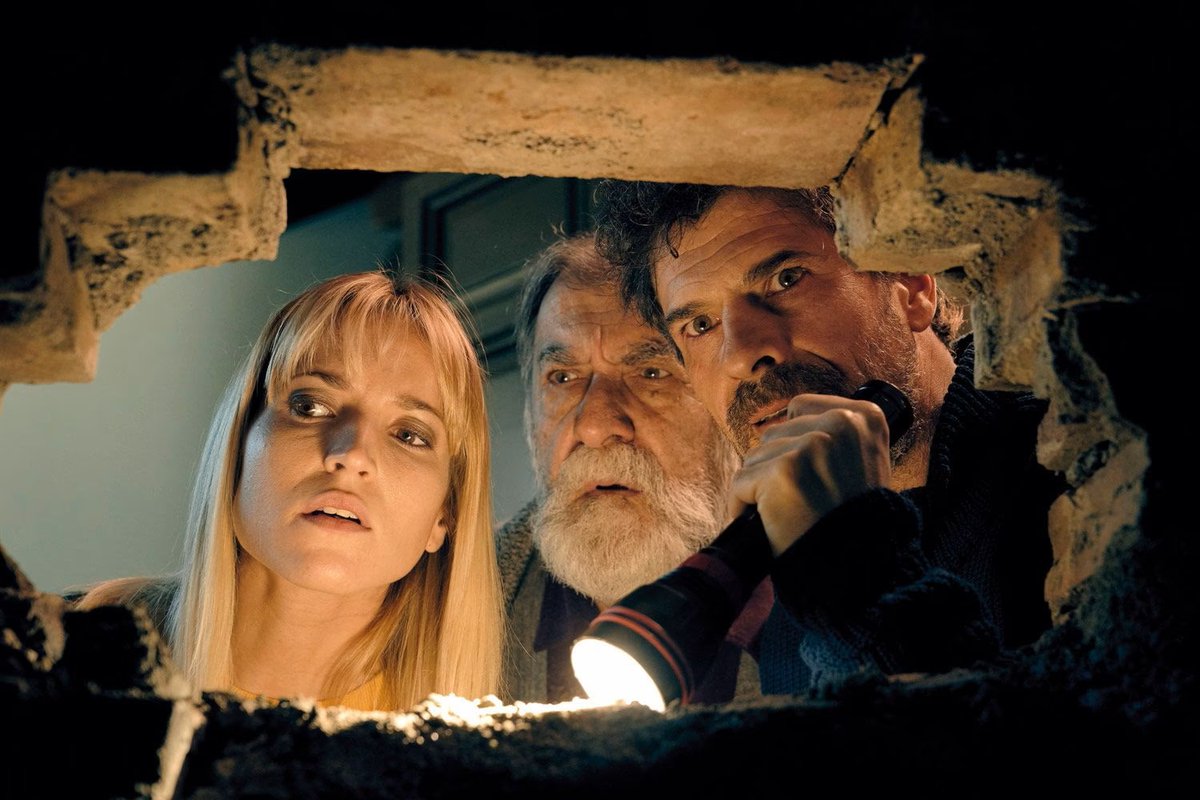 NEW EPISODE!! This time, DO listen to the voices in your head. Because it's the Meltdown Horror Club, as they discuss "Don't Listen". Check it out... patreon.com/c/moviemeltdown