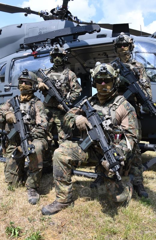 America Army tweet media