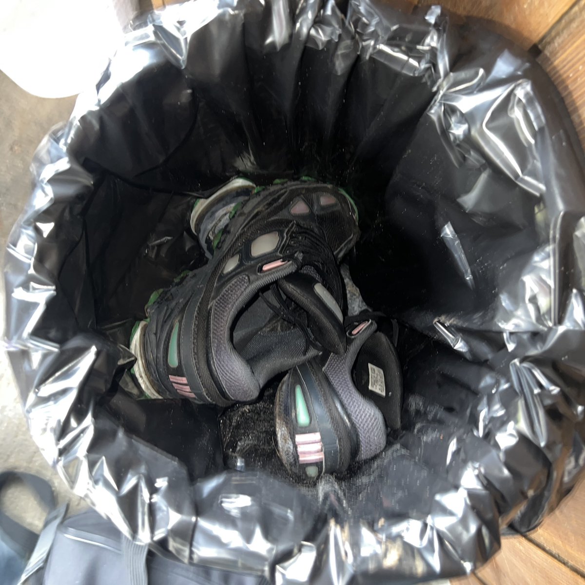 bartesian Water tweet media