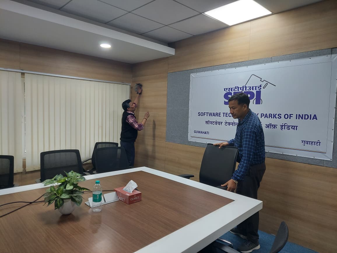 stpiguwahati's tweet image. As part of #SwachhataPakhwada2026, #STPIINDIA Guwahati officials &amp;amp; staffs carried out cleaning of office premises to  promote #cleanliness, #hygiene and a #healthy work environment. #SwachhataPakhwada #SwachhBharat #CleanOffice  @Goi_Meity @arvindtw @guptaa_sanjay @SoumyaOtta