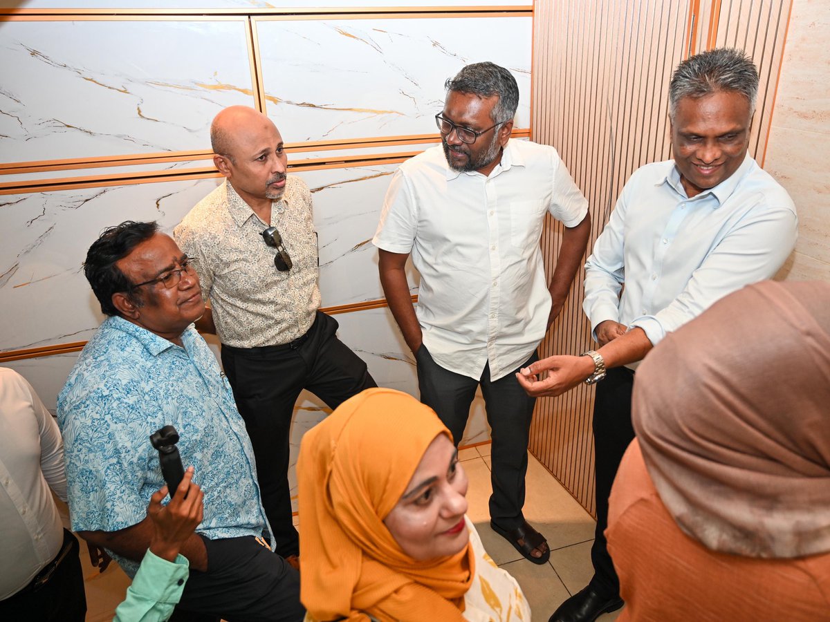 ކުރިއަށް އޮތް ލޯކަލް ކައުންސިލް އިންތިޚާބުގައި އެމްޑީޕީގެ ފަރާތުން މާލެ ސިޓީގެ މޭޔަރ ކަމަށް ވާދަކުރައްވާ ކެންޑިޑޭޓް މޭޔަރ  <a href="/adamazim/">Adam Azim, Mayor of Male’ City</a>  އާއި މާލެސިޓީގެ އ.ތ.މ ކޮމެޓީގެ ރައީސާކަމަށް ވާދަކުރައްވާ ކެންޑިޑޭޓޭ  <a href="/reesha_a/">Aishath Reesha</a> އާއި ހެންވޭރު ދެކުނު ދާއިރާގެ ކައުންސިލްއަށް ވާދަ ކުރައްވާ