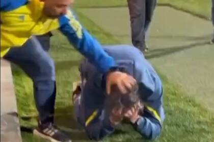 SANGREXENEIZE's tweet photo. Cada vez que veo a un DT de Boca yendo a no perder de visitante me acuerdo de esta imagen de Diego Martínez https://t.co/cGkTqXuCCZ