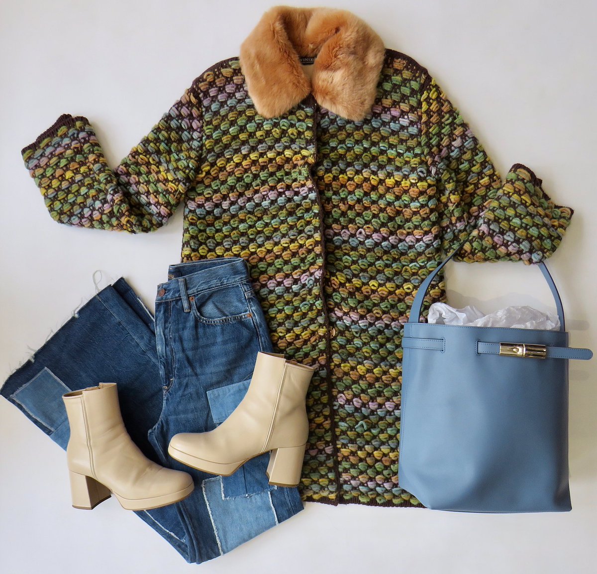 A gorgeous retro inspired outfit to blow away the cowboys this bright Monday morning ✨🕺🏼🌈 #Twinset colour wool coat, £100, Small 🌈 #PoloRalphLauren The Flare, £60, size 25 🌈 #Russell&amp;Bromley cream platform boots, £100, EUR £100 🌈 &amp; #Longchamp Le Smart shoulder bag, £400 🌈