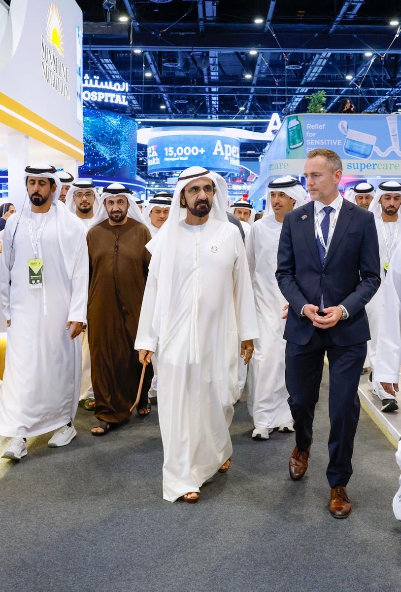 HHShkMohd's tweet image. أثناء افتتاح معرض الصحة العالمي اليوم .. تشارك به 4800 مؤسسة صحية من 180 دولة .. ويزوره 235 ألف متخصص ويعد ضمن الأكبر عالمياً .. وتنطلق على هامشه مؤتمرات طبية تخصصية ويقدم حلولاً جديدة في مجال العناية المركزة، والتصوير الطبي والصحة الرقمية والتكنولوجيا الحيوية وإدارة الجودة