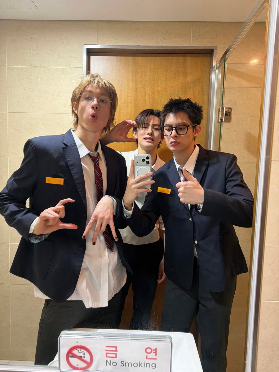 MoshingCore's tweet image. james itu sangat opung coded cause why is he pulling this move👍🏼👍🏼👍🏼