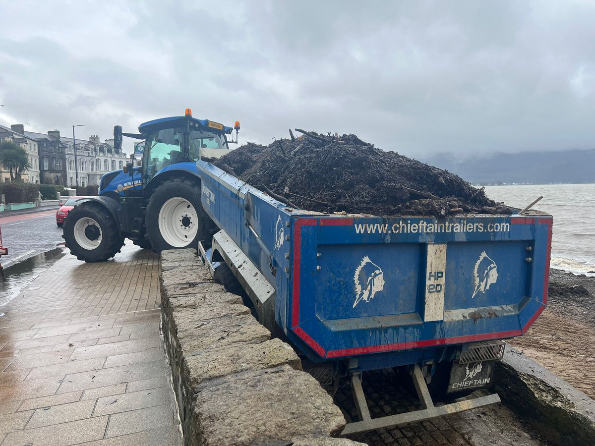 nmdcouncil's tweet image. 𝐒𝐭𝐨𝐫𝐦 𝐂𝐡𝐚𝐧𝐝𝐫𝐚 𝐂𝐥𝐞𝐚𝐧-𝐔𝐩 𝐚𝐭 𝐖𝐚𝐫𝐫𝐞𝐧𝐩𝐨𝐢𝐧𝐭 𝐁𝐞𝐚𝐜𝐡

Following #StormChandra clean-up operations took place at Warrenpoint Beach on Friday.

Diggers were onsite removing debris after high winds and strong seas left seaweed, tree branches and broken