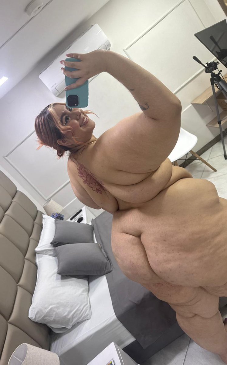 This look isn’t innocent. Neither are your thoughts.
stripchat.com/aandreaperez/f…
#WebcamModel #LateNightVibes #EroticEnergy #Tease