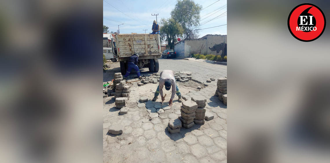 ElInformanteMX's tweet image. #EscuadrónSINBA realiza #trabajos en distintos puntos de #Metepec

Estas #labores forman parte de los #TrabajosOrdinarios de #mantenimiento y #señalización en #vialidades del municipio.
Tags: @MetepecGobierno @FerFlores_Emp
elinformante.mx/?p=99664