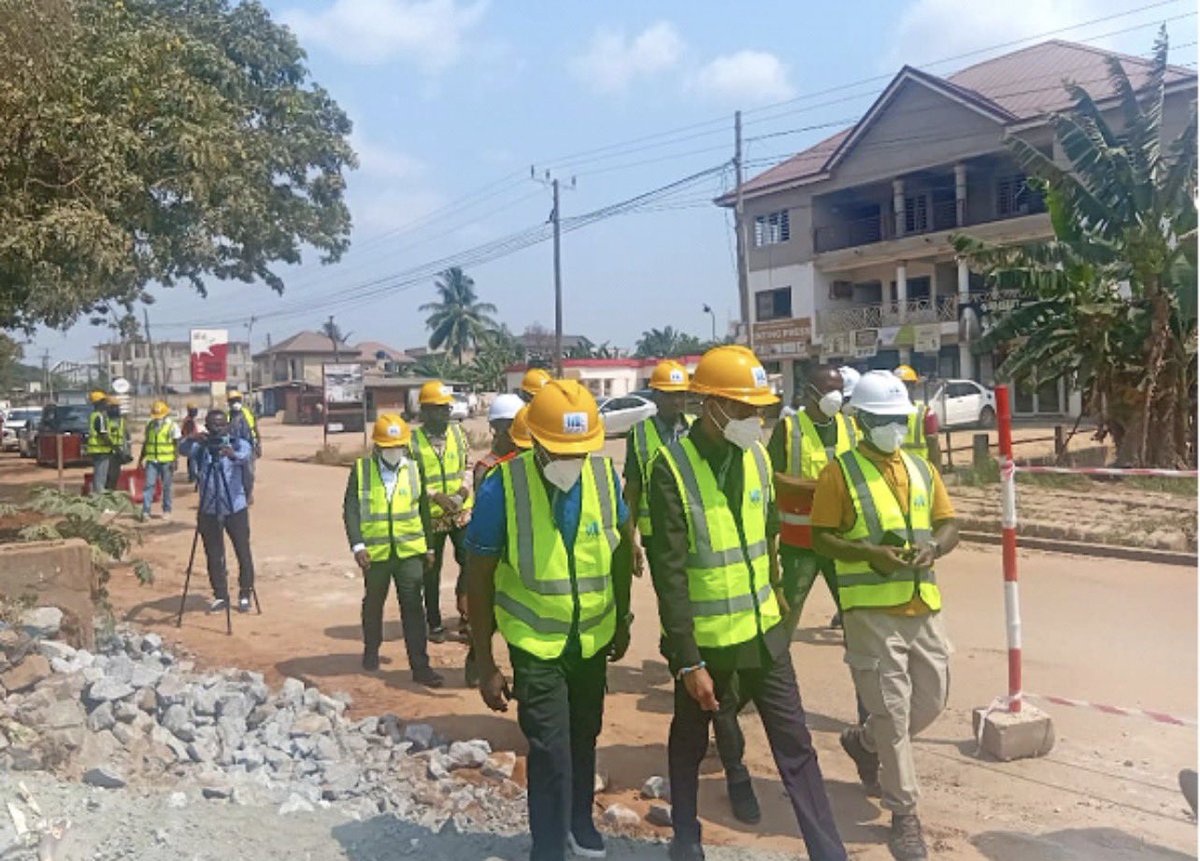 SIKAOFFICIAL1's tweet photo. Construction has officially started on the Pantang–Abokobi road rehabilitation project, which also includes the internal roads of Pantang Hospital.

The Member of Parliament for Madina, Hon. Francis Xavier Sosu, revealed that President John Dramani Mahama, through the Roads Minister, had approved the roadworks in response to concerns about the road's deteriorating condition.