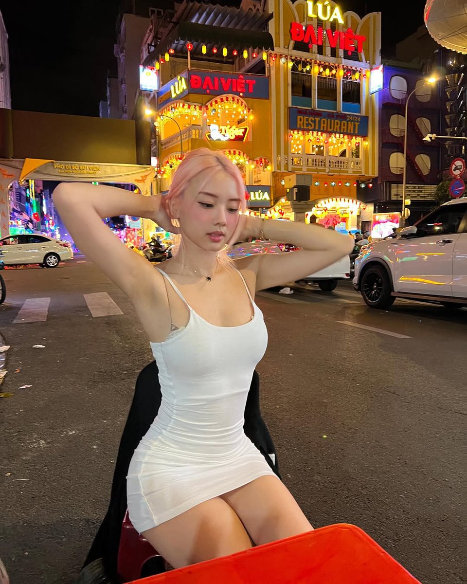 oxlong48479's tweet photo. white always looks good 👅👅 https://t.co/HmGhUt7rpl