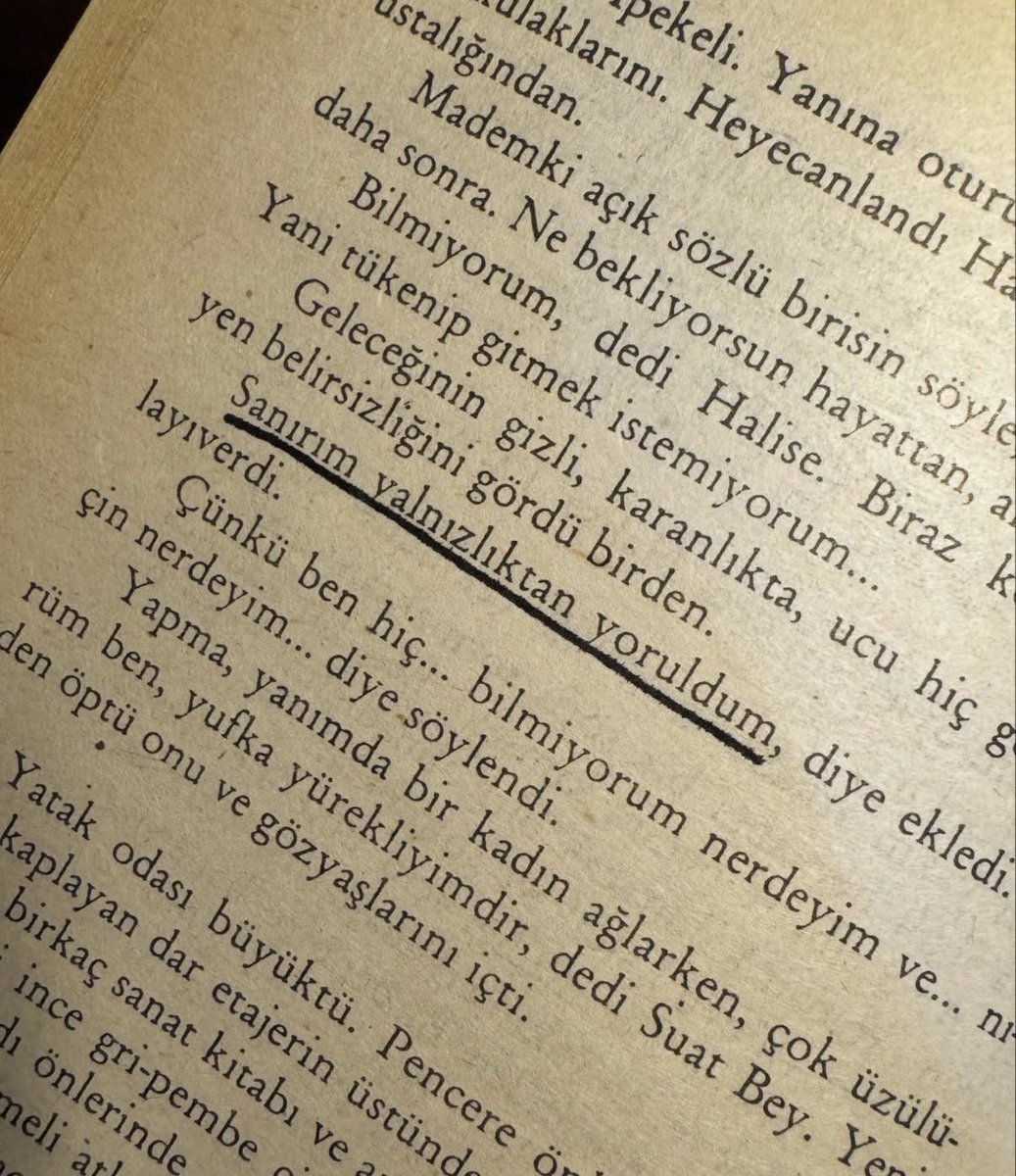sivriikalemler's tweet photo. "Sanırım yalnızlıktan yoruldum." https://t.co/0dvktoq3Ry