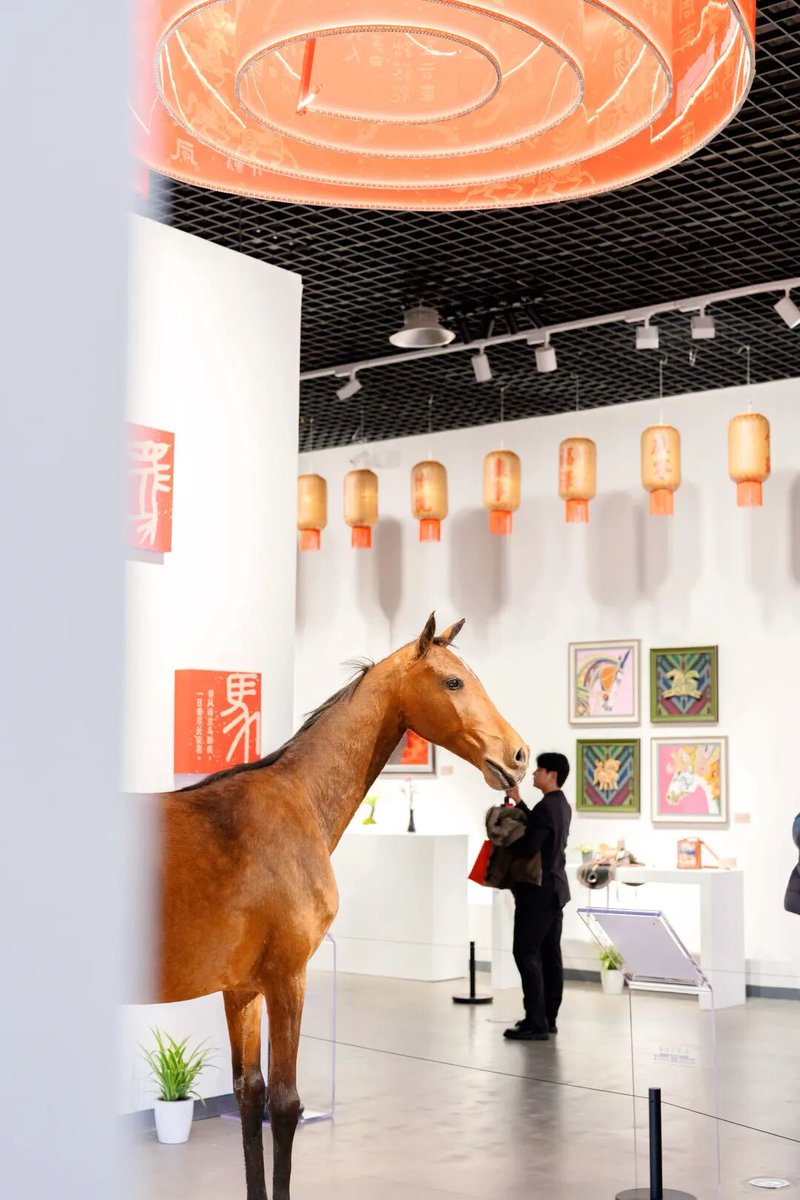 Visit_Xinjiang's tweet photo. 🐎Gallop into the Year with Heritage!
🎉From February 1 to March 3, the 13th Tianshan New Year Intangible Cultural Heritage Exhibition (Main Venue) and the 2026 Xinjiang Traditional Crafts Showcase are on display at the Xinjiang Art Museum!
This year, the main venue highlights horse culture and intangible cultural heritage across five themed areas: “Soaring Horse” Pottery, “Jade Saddle” Embroidery & Textile, “Horse Encounter” Paper-Cutting, “Galloping Steeds” Carving, and “Radiant Glory” Glaze.
Experience the bold spirit of horse culture and the delicate craftsmanship of intangible heritage, with strength and beauty in every piece — all in one visit!