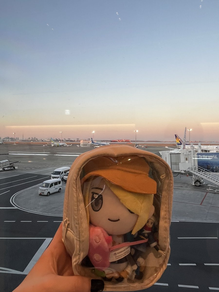 帰宅しましたー！宝箱は明日届く予定！楽しみ！
力ントーの町がだんだん小さくなっていくのを見ながらちょっとだけ泣いちゃった。前夜、当日と夢みたいに幸せな二日間でした。
本当にありがとうございました！！✨