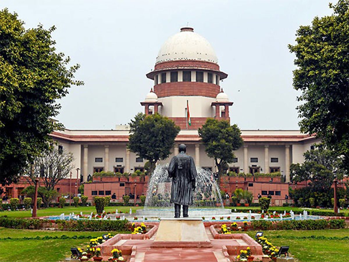 ani_digital's tweet photo. SC upholds Madras HC order restricting religious practices atop Madurai's Thirupparankundram hills
Read @ANI Story |
https://t.co/jyUiTV4M6o
#SupremeCourt #MadrasHighCourt #thirupparankundram #Religiouspractices https://t.co/1iqTbZfFZ0