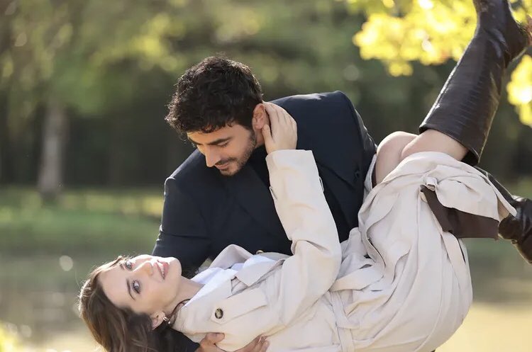 stavi84284's tweet photo. Arafta Dizi instagram'da yeni bir paylaşım yaptı.💫🤍

#Arafta #MerTeş #ilsudemirci #EminGünenç #ilem https://t.co/WJWuxyQM9L