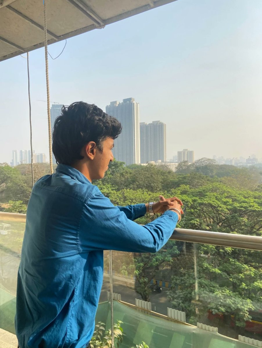 Mihir_Wagh_29's tweet image. Stress less and enjoy the best... 😌😉🕺

Happy Chocolate Day 🍫🍦🍩

#chocolateday #work #formals #ootd #mihir❤️