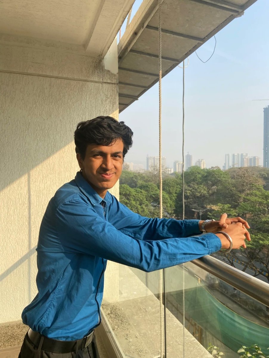 Mihir_Wagh_29's tweet image. Stress less and enjoy the best... 😌😉🕺

Happy Chocolate Day 🍫🍦🍩

#chocolateday #work #formals #ootd #mihir❤️