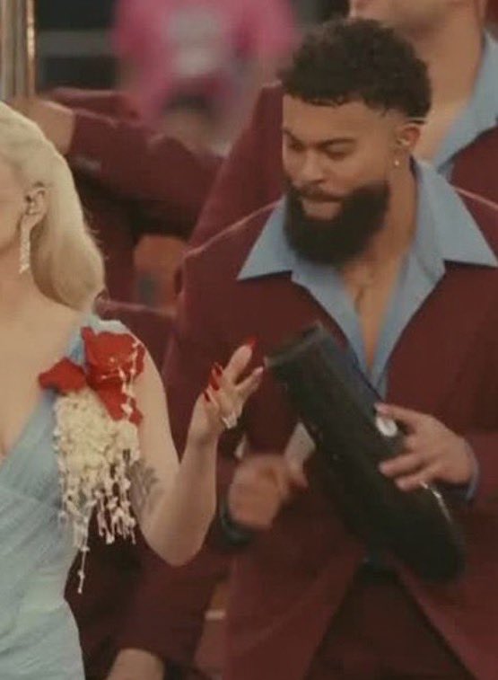 who is this 😮‍💨😮‍💨😮‍💨😮‍💨