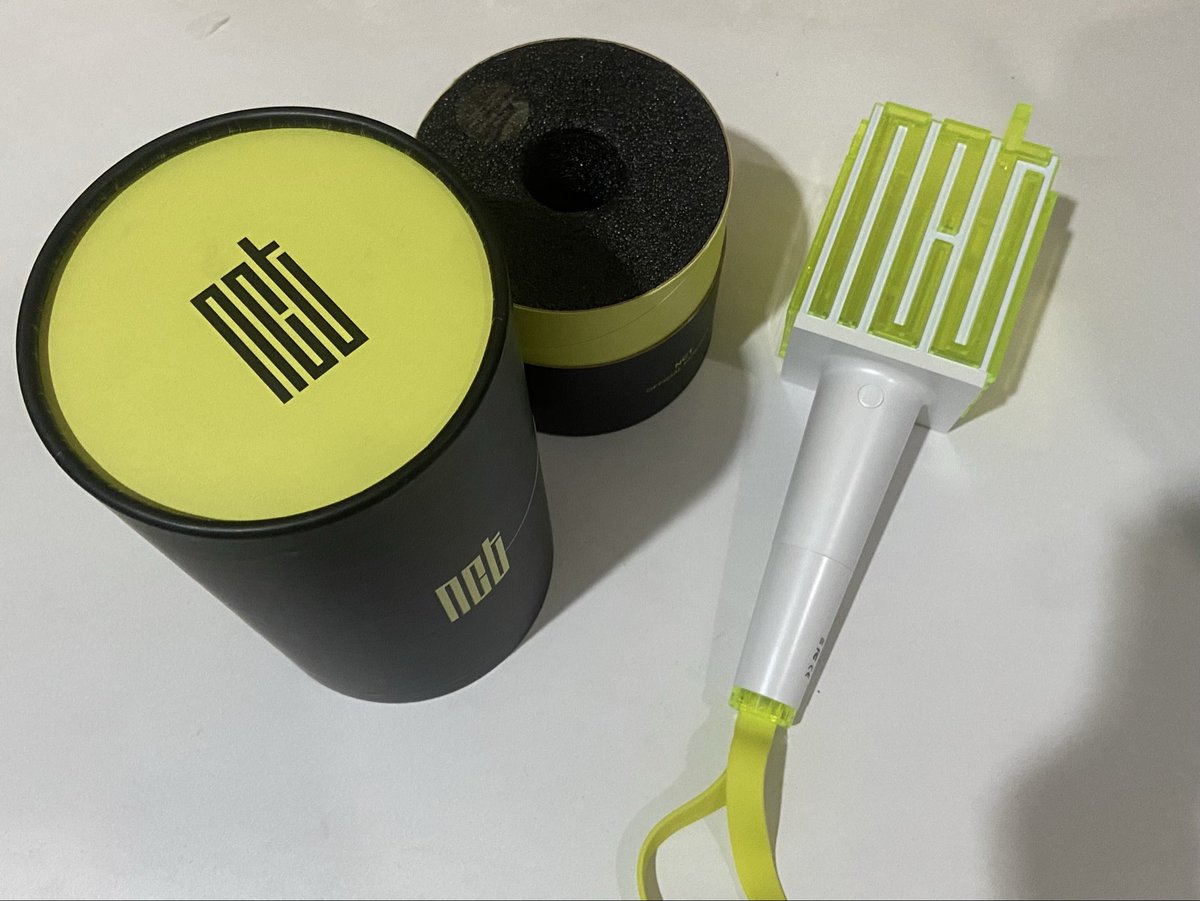 yynnth's tweet photo. 💚 แท่งไฟ NCT 
: ส่งต่อ 650 บาท ค่า
(  นัดรับแถวรังสิต จตุจักรได้ค่ะ  )

ยังไม่เคยเอาไปใช้งานที่คอน เคยแต่เทสไฟเฉย ๆ ค่า

#ตลาดนัดnct #ตลาดนัดnctdream #แท่งไฟnct https://t.co/GQ0Xdfpm9y
