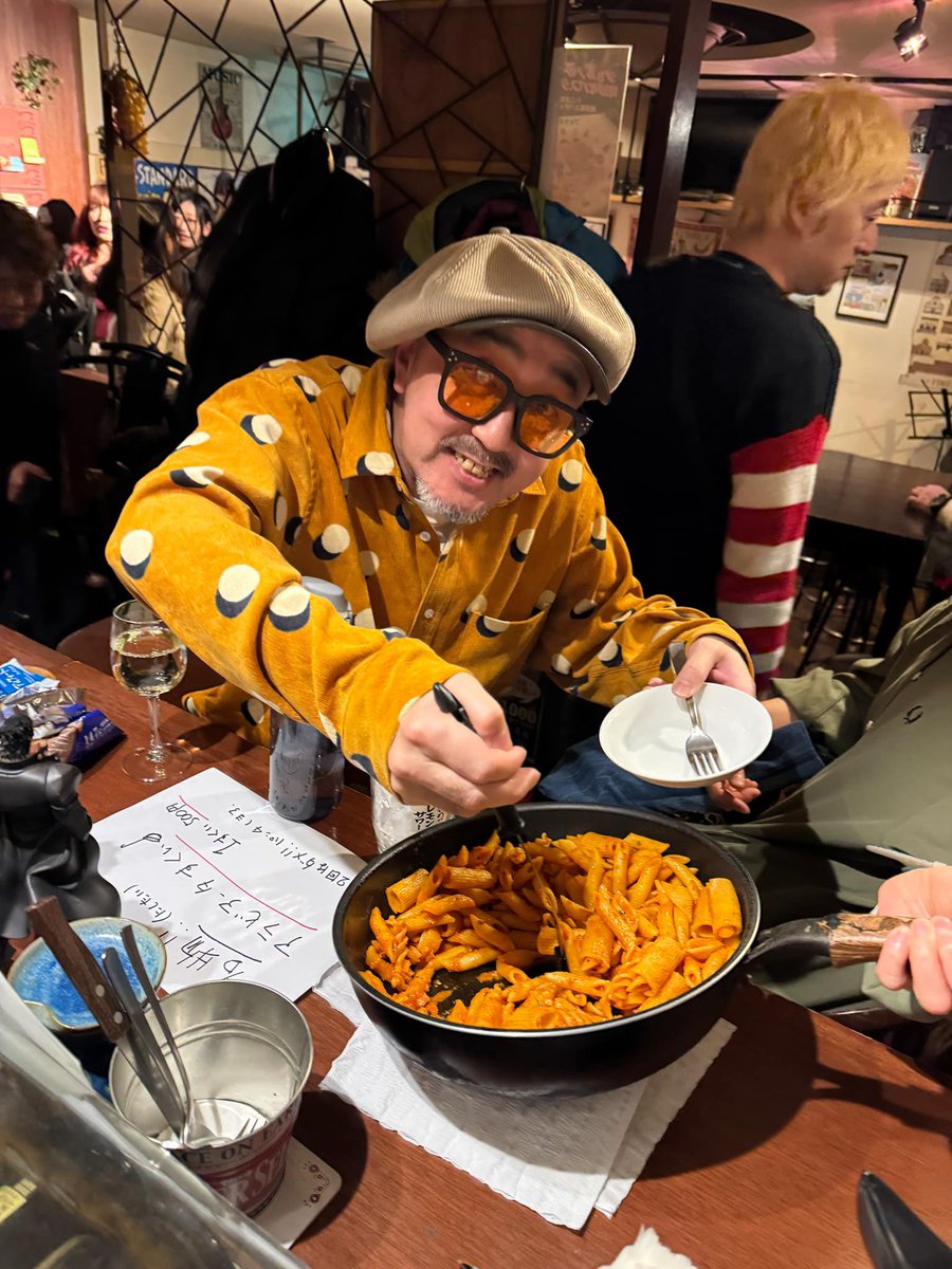 tetsu0virus's tweet photo. ぶらり西新宿

ワイン酒場ジョルノでGENCO

ヒサシ君presentsは
ゴキゲンなラインナップ

熊猫パスタで一杯はサイコーです

3/20(金) 春分の日は
西荻窪リンダガレージ

春のイナズマ！

弾き語ります https://t.co/kOtr4M3Xye