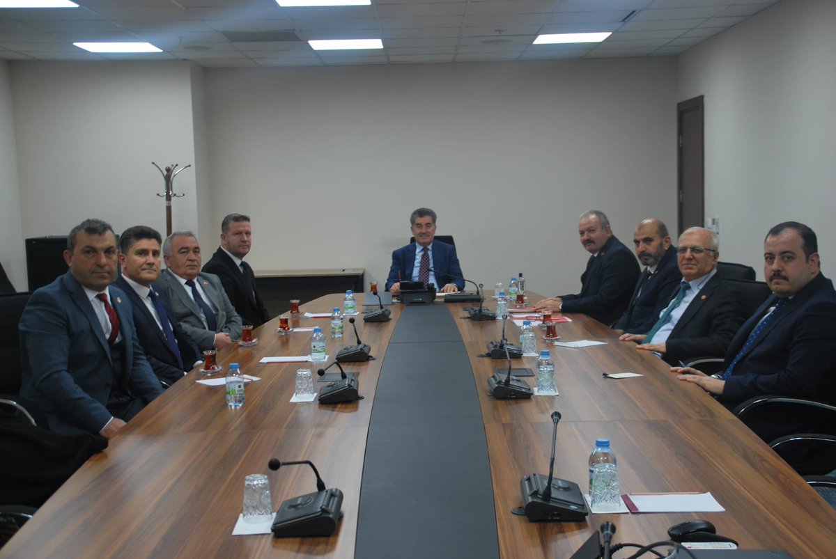 alitilkici38's tweet photo. Türkiye Cumhuriyeti Hazine ve Maliye @HMBakanligi Bakan Yardımcımız Sayın Abdullah Erdem Cantimur ile Türkiye Emekli Uzman Erbaşlar Derneği (TEMUD) Genel Başkanı Ali Tilkici ve yönetim kurulu tarafından gerçekleştirilen görüşmede; uzman çavuşlarımızın özlük hakları, mali durumları, tazminatları ve maaşlarında yapılması gereken düzenlemeler, bordrolar ve somut örneklerle detaylı şekilde kendilerine arz edilmiştir.  
Tüm kahraman TSK personelinin ayrım göstermeden maaş eksiklik ve karşılaştırmalı  bordroları sunulmuş Vatan için görev yapan tüm kahramanların Tsk Tazminatlarında maaşlarında düzenleme istenmiştir.
Emekli uzman Çavuş,Emekli Asb.Emekli bnb lara Milli Savunma Bakanlığınca hazırlanan ilave tazminatın Maliye bakanlığınca onaylanması
Emekli Uzman Çavuşlara 1 derece verilerek üst ekgöstergeye ulaşmalarının sağlanması istenmiştir. 

Konuya gösterdiği hassasiyet ve yapıcı yaklaşımı dolayısıyla Sayın Bakan Yardımcımıza camiamız adına teşekkür ediyor, sorunların çözümü için yürütülen çalışmaların kararlılıkla devam edeceğine inanıyoruz.  
Var olsun @TEMUD_2024 
Var olsun Uzman Çavuşlar.
Ayrıntılı yayın Akşam saat 19.00’da instagram sayfamızdan yayınla yapılacaktır
#UzmanÇavuş