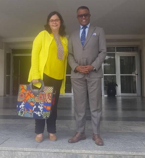 Amb. of #Cuba 🇨🇺 to #Ethiopia 🇪🇹, Meylin Suárez, held a meeting with the Spokesperson of the <a href="/MFAEthiopia/">The Ministry of Foreign Affairs of Ethiopia 🇪🇹</a>, Amb. <a href="/AmbNebiatG/">Ambassador Nebiat Getachew Assegid</a>. 
She congratulated the Ethiopian side on the excellent preparations underway for the events to be held in the framework of the 39th African Union Summit.