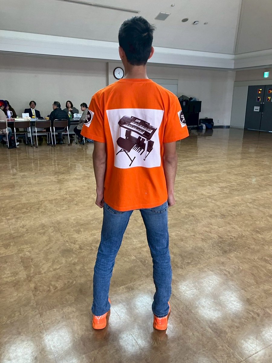 mpRuCBhcUT58965's tweet photo. 耳コピエレクトーンプレイヤー630KOUSEIオリジナルTシャツYAMAHAエレクトーン02シリーズバージョン3年後にオリジナルTシャツ03シリーズになります｡ロゴマークも左右に印刷されています。ハーモニアス楽団も入ってて、楽しい���す｡高校1年生の時は音楽部入っていました。お家でも練習をしています‼︎ https://t.co/F8aGO6Hk0V