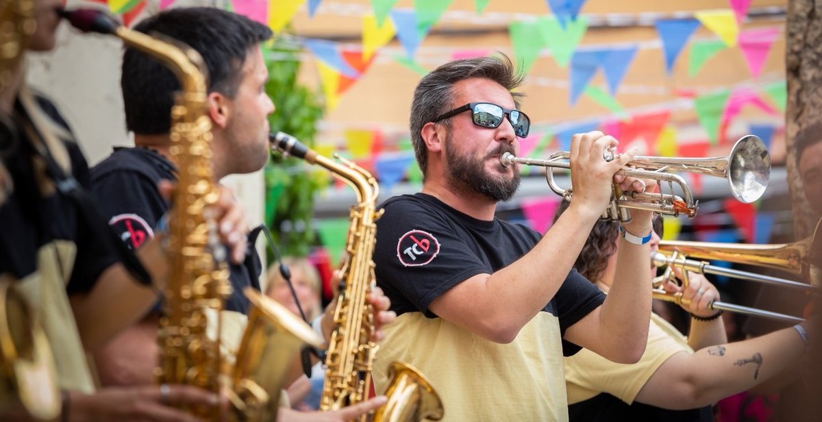 🟡Aquest any 2026 la xaranga ToCaBemolls fa 15 anys de la seva creació! 🟡

Ha canviat el panorama musical a casa nostra?
#tgn #xaranga #cultura