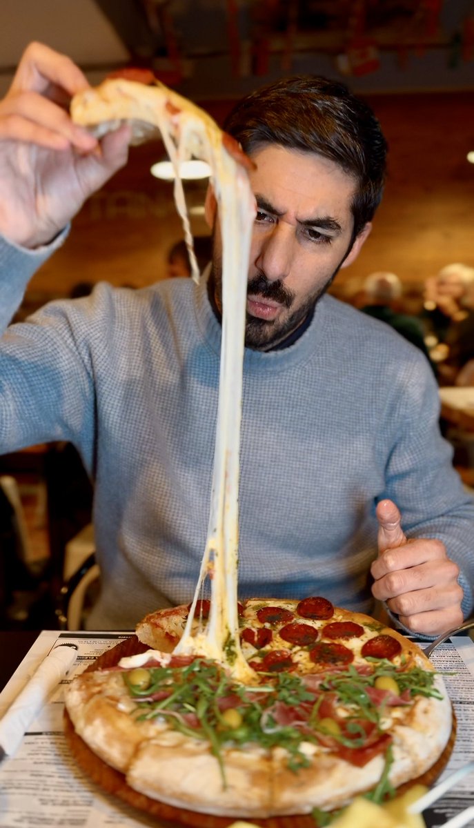 🇦🇷🍕🇪🇸LA MEJOR DE MADRID ES ARGENTINA 
Pizza premiada como la mejor de Madrid y la tercera de España.
🎥 instagram.com/reel/DUi1MVFCJ…

#pizza 
#Diadelapizza 
#pizzaargentina 
#DiaMundialdelapizza