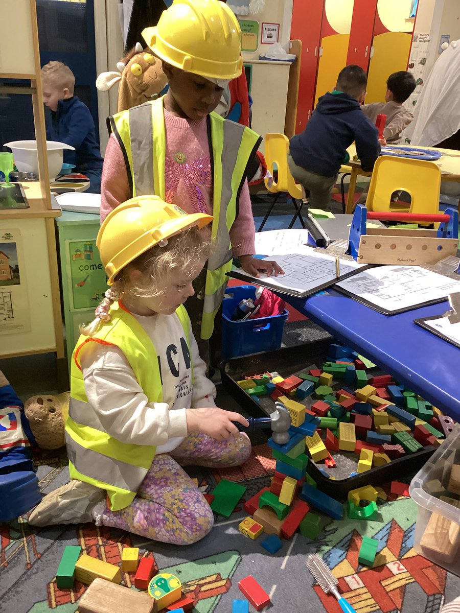 The Hungry Caterpillars have loved exploring their new building site role play area. The children have been designing  Elsa’s castle, hotels, massive houses and lots more imaginative ideas. They have worked collaboratively and it has been a very busy area in Nursery!