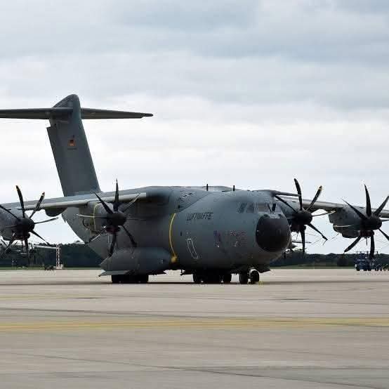 🚨 MOGADISHU UPDATE: #Turkish A400M Atlas landed today with more military support for #Somalia. 🇸🇴🛫🇹🇷

​The "Sky-Blue" pride is getting some serious backup. Heavy weapons and air force support are officially on the ground. The 2030 vision is moving faster than expected! ⚡️🦾