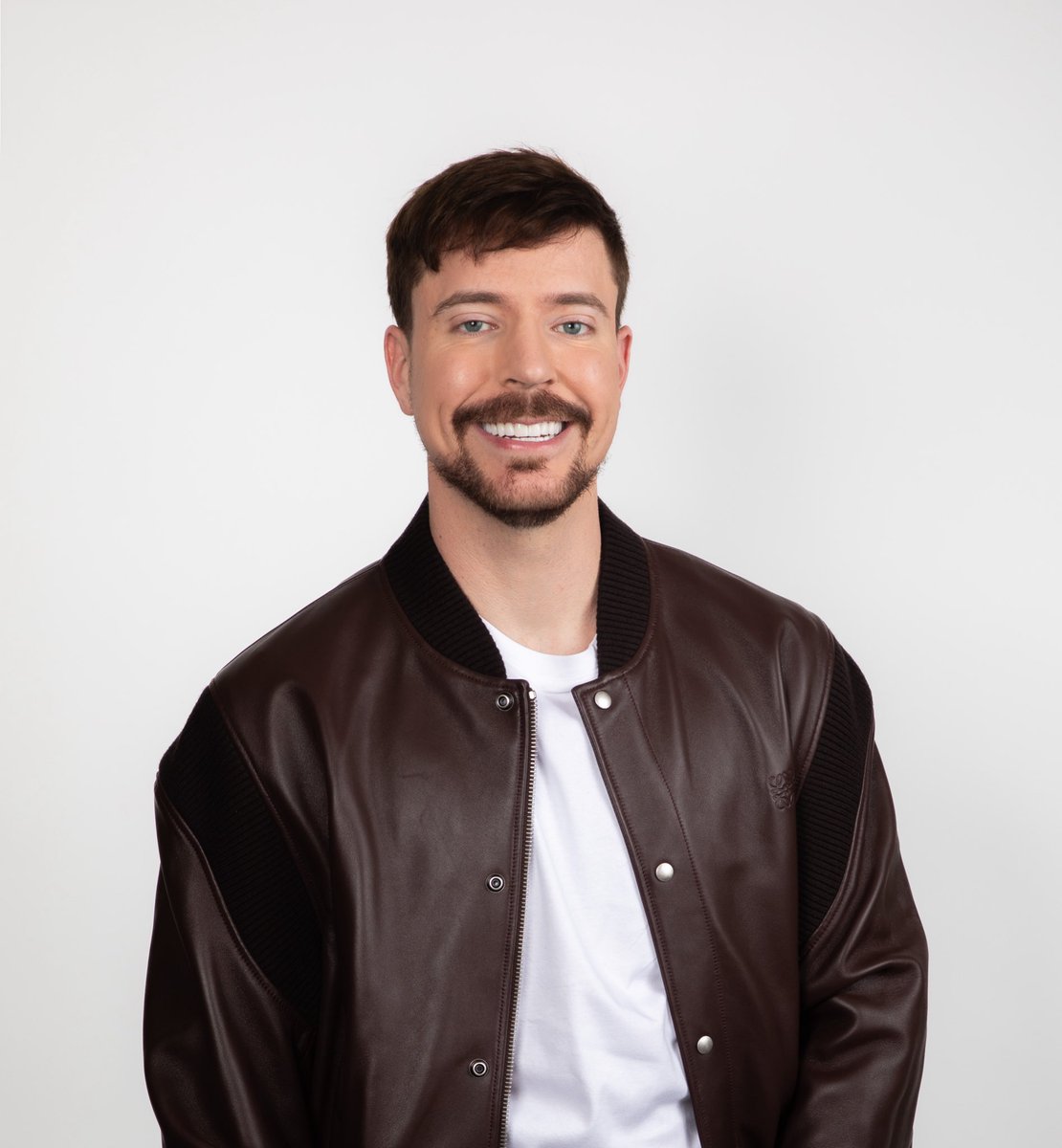 pubity's tweet image. MrBeast has acquired Step, a $1 billion teen banking app