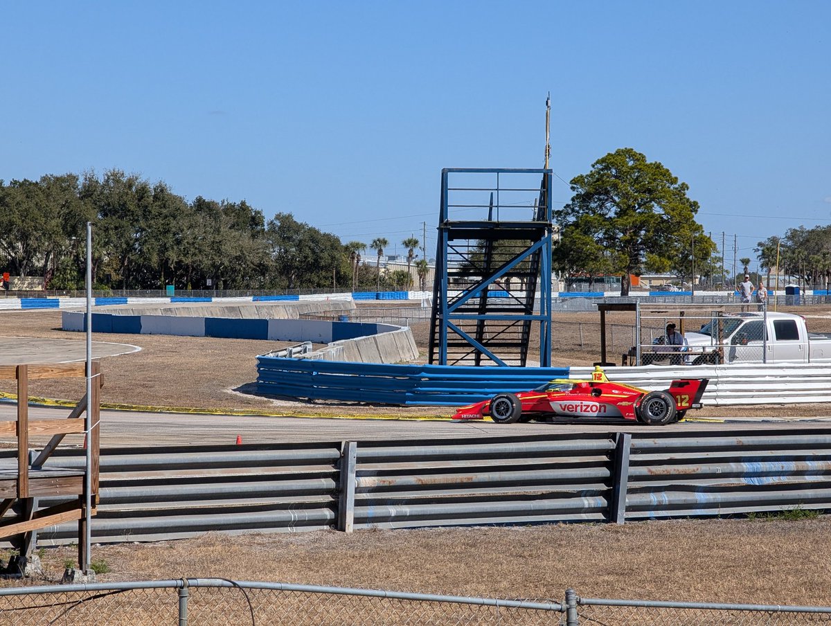 Wendy Anderson 🏎🍎📚 tweet media