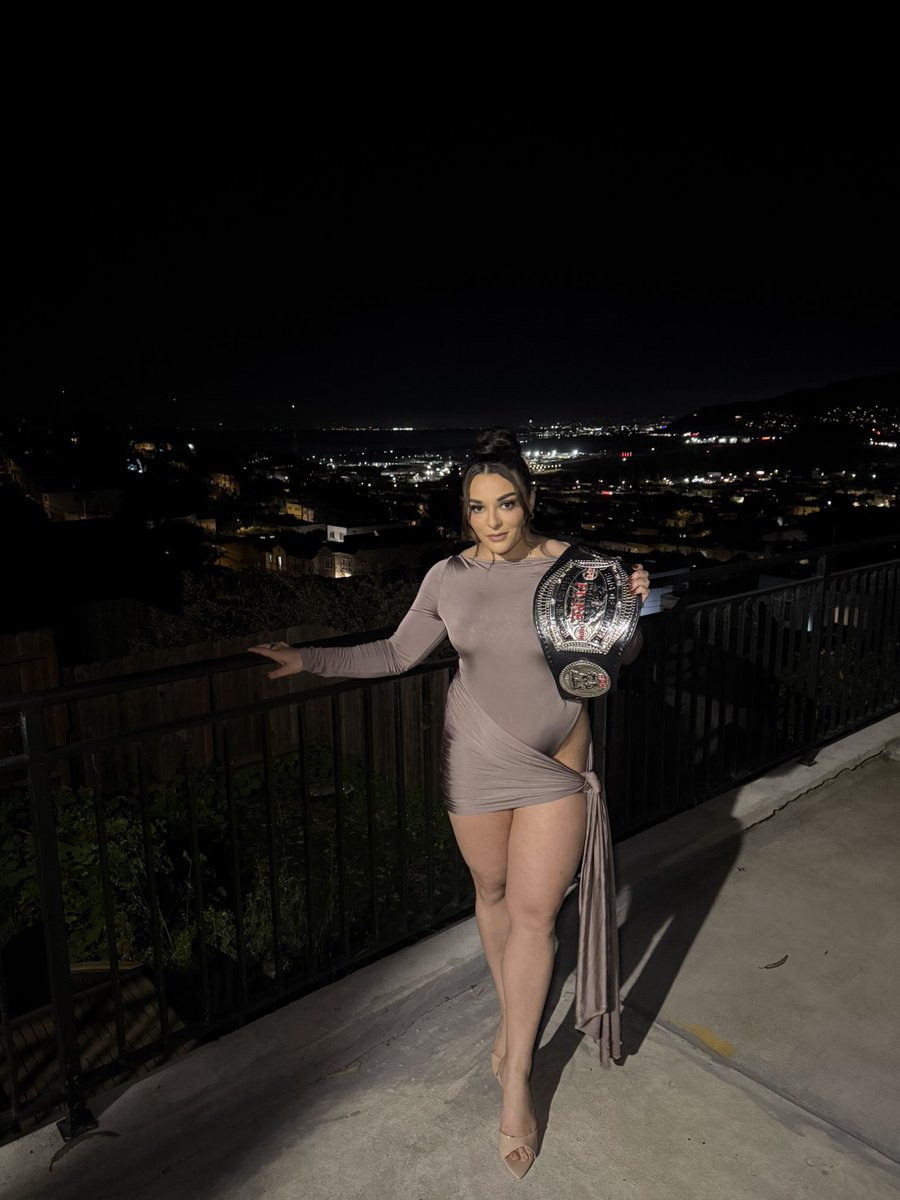 DeonnaPurrazzo's tweet photo. PURE 👁️ https://t.co/c089fWSmz2