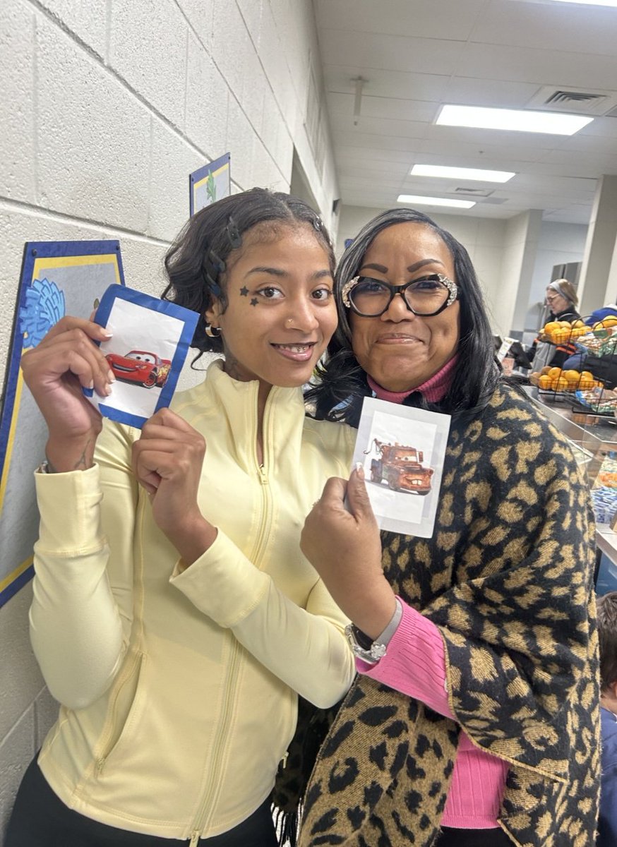 Lauren Marple 🍎 tweet media